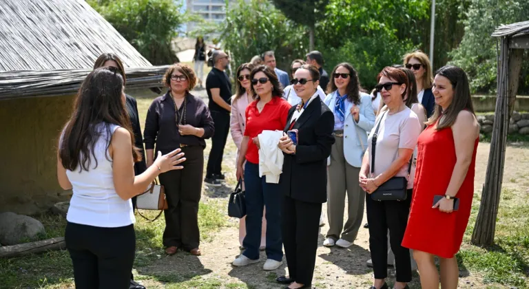 Başkan eşleri İzmir Bornova’da buluştu