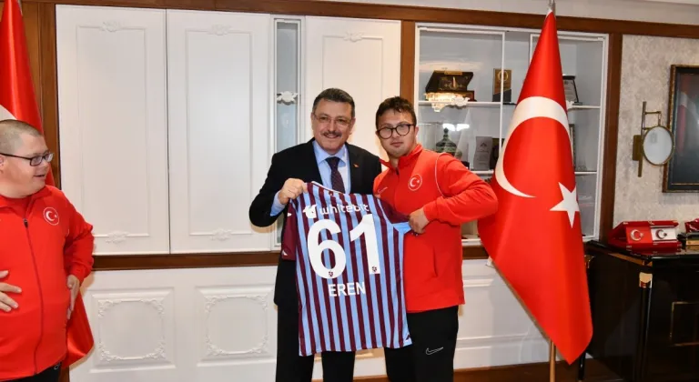 Başkan Genç’ten Down Sendromlu Milli Sporculara Moral Desteği