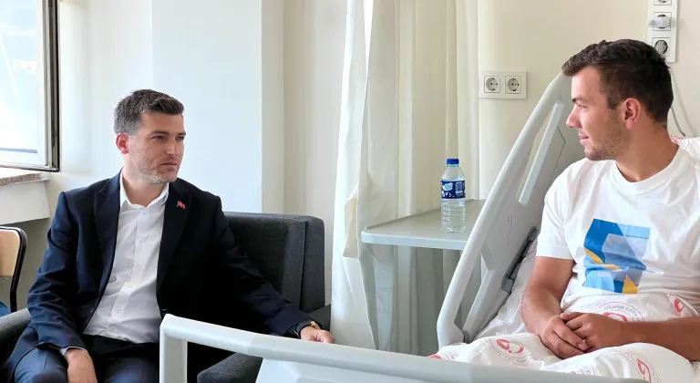 Başkan Karagöl'den yaralı askere ziyaret
