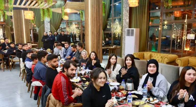 Başkan Rasim Arı Nevşehirli sporcularla sahurda buluştu