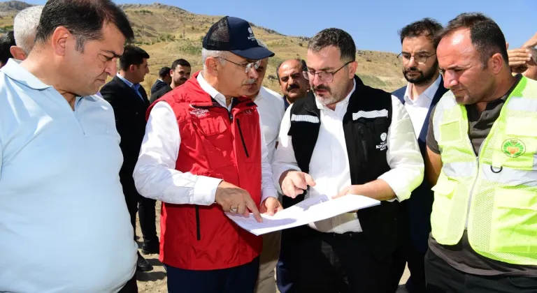 Başkan Sami Er, Çamurlu’daki Gençlik Merkezi Çalışmalarını İnceledi