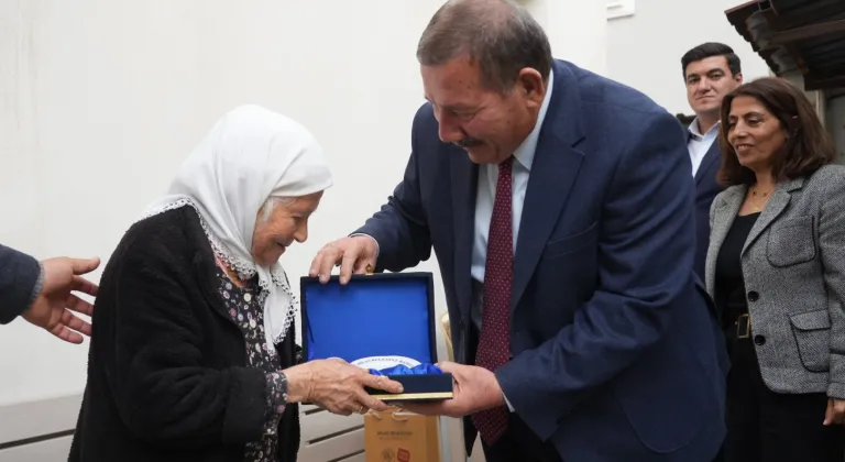 Başkan Topuz, Milas’ın Asırlık Çınarlarını Ziyaret Etti