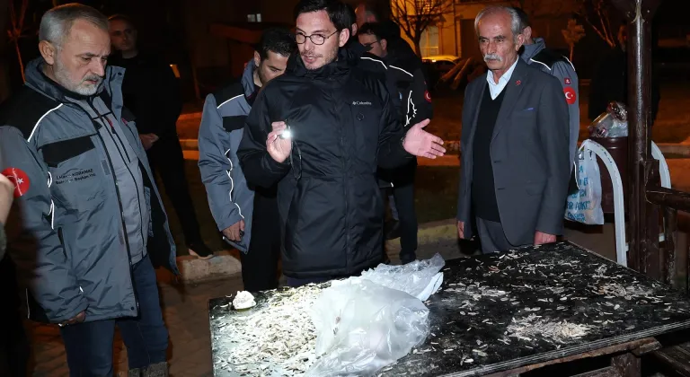 Başkan Yazıcıoğlu Devegörmez Mahallesi’nde  gece mesaisi