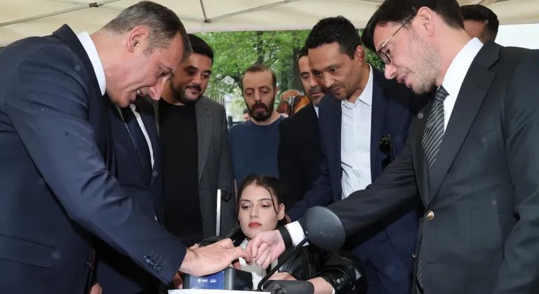 Başkan Yazıcıoğlu’ndan özel bireylere akülü araç desteği