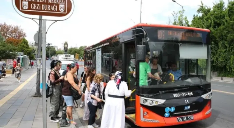Başkent Kültür Turu Otobüsleri Ankara Sokaklarında

