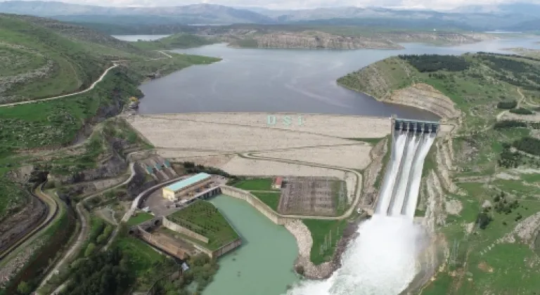 Batman Barajı'nda kontrollü su tahliyesi başladı
