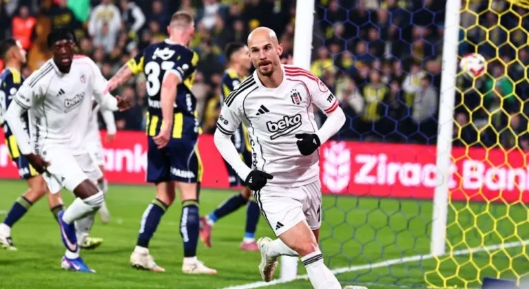 Beşiktaş, Kadıköy’de 90+1’de güldü! Derbide son sözü Cerny söyledi