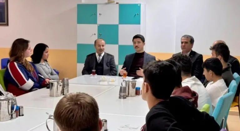 Bilecik Pazaryeri Kaymakamı Kahraman, Öğrencilerle İftar Yaptı