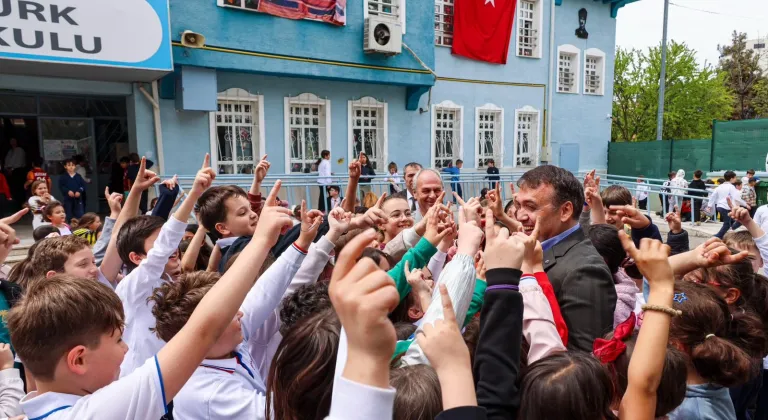 Bilecik'te Vali Sözer’den çocuklara anlamlı ziyaret