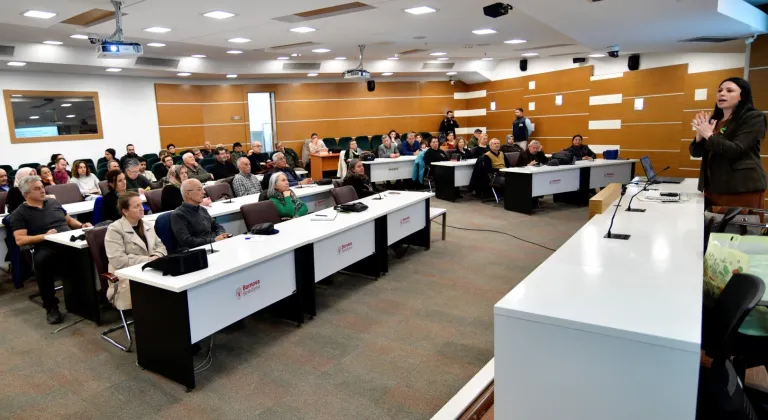 Bornova’da Çiftçilere Toprağın Verimli Kullanımı Eğitimi