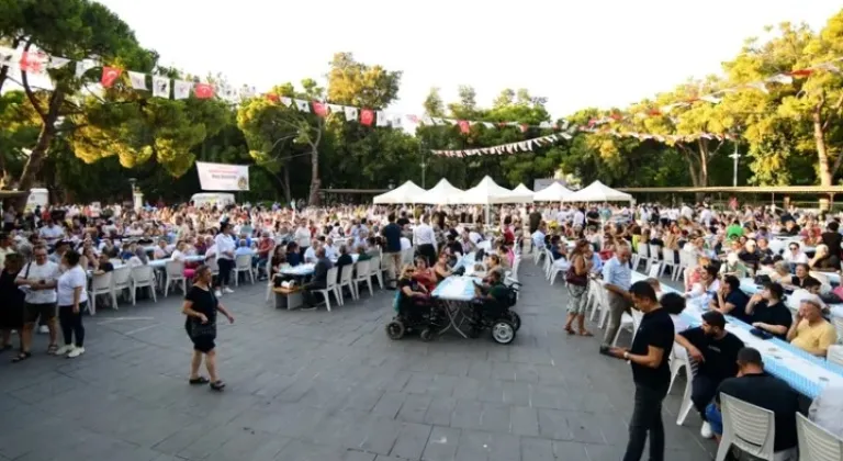Bornova’da Dayanışma Ruhu Yükseliyor

