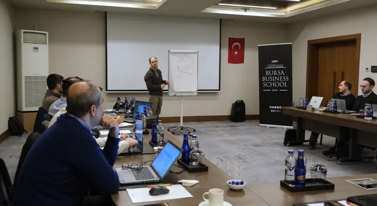 Bursa Business School’dan iş dünyasına yapay zeka eğitimi