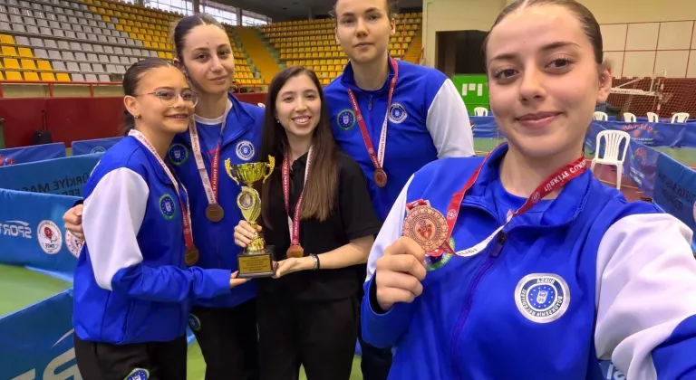 Bursa Büyükşehir Belediyespor masa teniside sezonu 4'üncü tamamladı