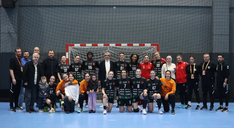 Bursa Büyükşehir Belediyespor zirveyi sevdi