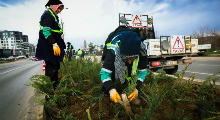 Bursa Büyükşehir'den cadde ve bulvarlara estetik dokunuş