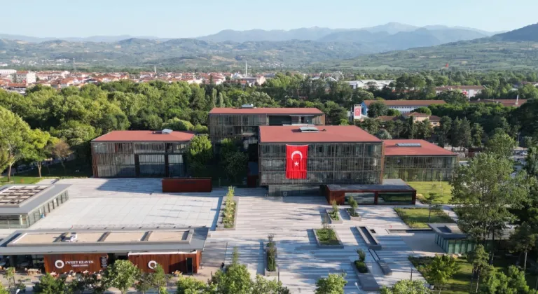 Bursa İnegöl Belediyesi bayrama hazır