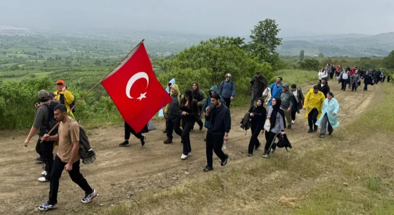 Bursa İnegöl’de doğa severler 19 Mayıs için yürüdü