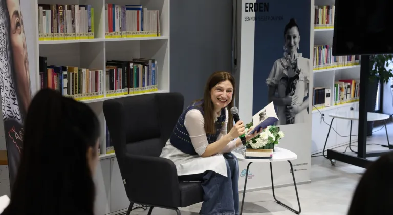 Bursa Nilüfer'de Nezaket Erden, 'Sennur Sezer' şiirleri okudu