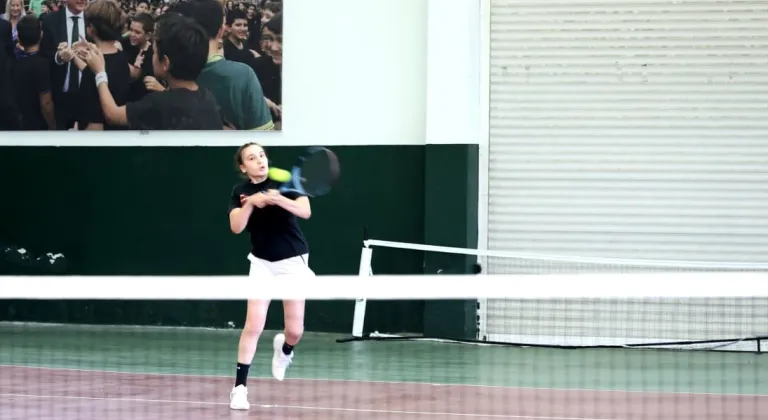 Bursa Osmangazi'de 19 Mayıs coşkusu tenis kortlarında