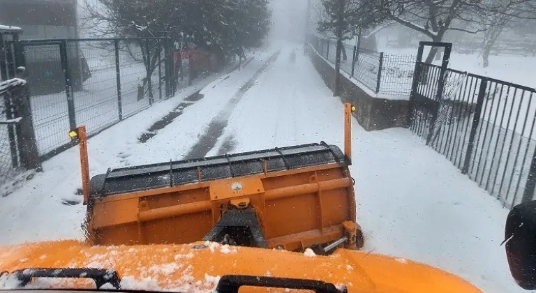 Bursa Osmangazi'de bayramda karla mücadele