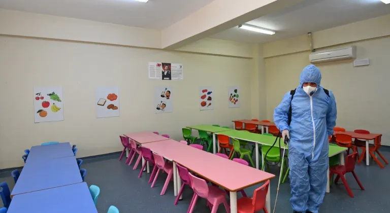 Bursa Osmangazi'de kreşlerde hijyen çalışmaları kesintisiz sürüyor