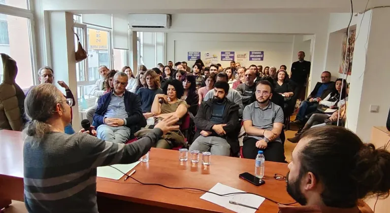 Bursa Yenişehir'de Eğitim-Sen Felsefe Söyleşileri'ni sürdürüyor