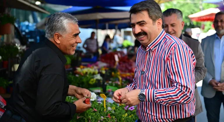 Bursa Yıldırım'da Başkan Yılmaz pazarda bayramlaştı