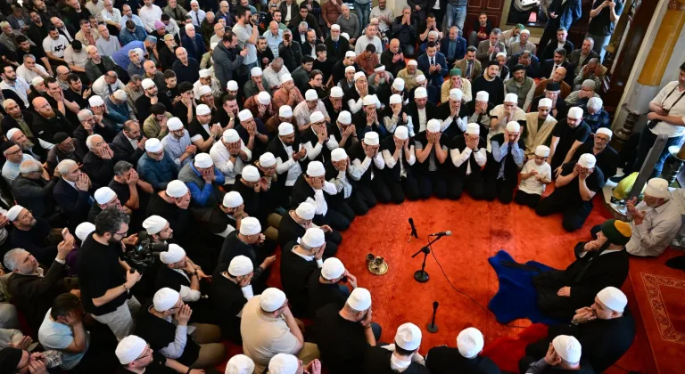 Bursa Yıldırım'da erguvan coşkusu