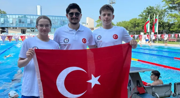 Bursa Yıldırımlı genç yüzücüler Türkiye’nin gururu oldu
