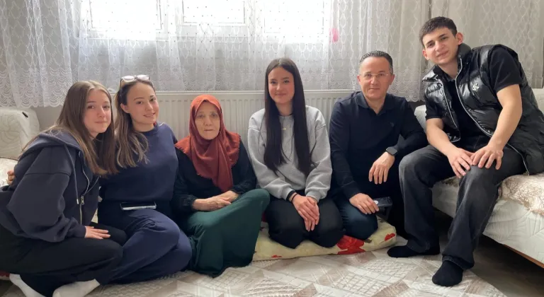 Bursa Yıldırımlı marifetli gençler büyüklerle buluşuyor