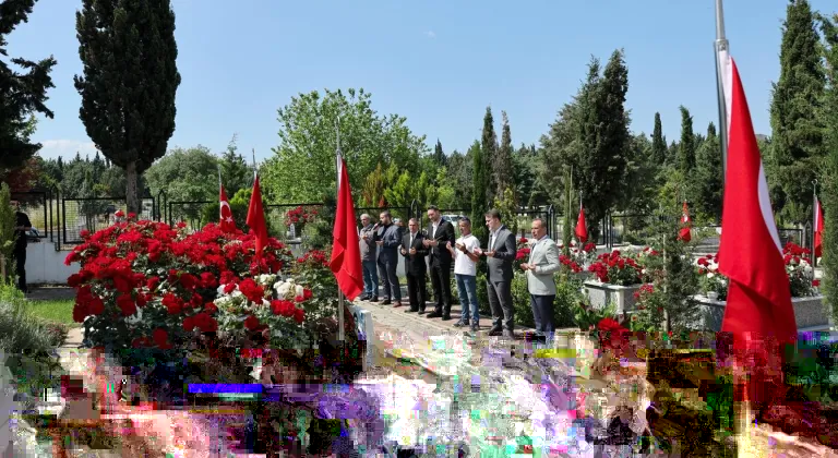 Bursa'da Başkan Vekili Biba'dan esnaf ve şehitlik ziyareti
