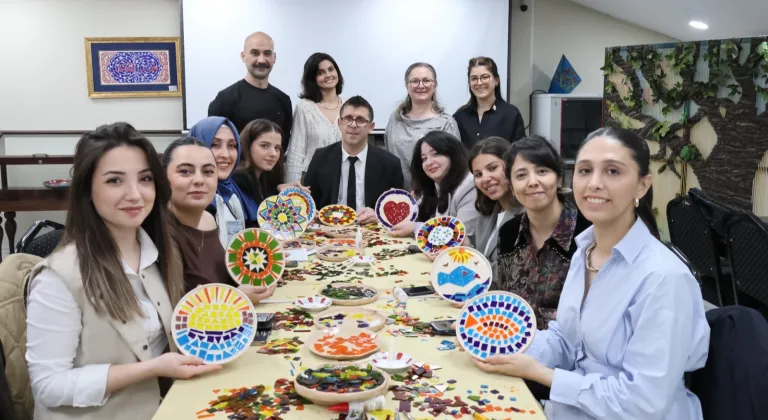 Bursa'da cam atıklar sanata dönüştü