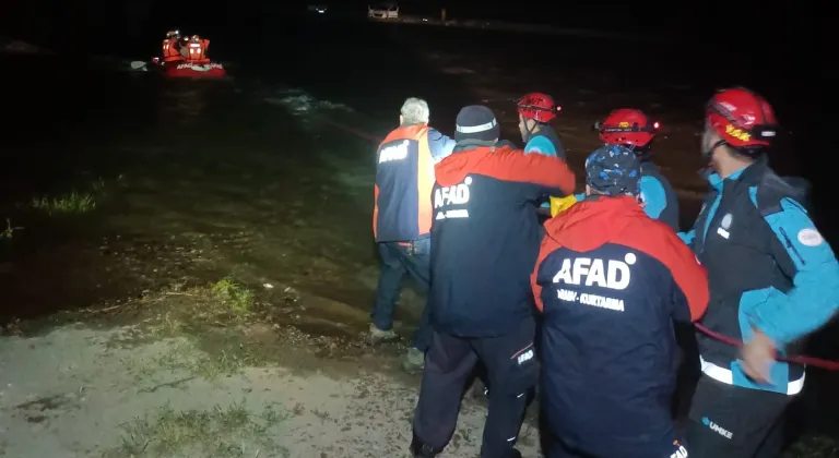 Bursa’da derede mahsur kalan 4 kişi AFAD ekiplerince kurtarıldı