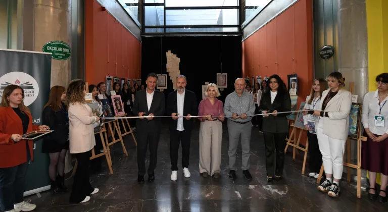 Bursa’da ‘Edebiyattan Sanata Yolculuk’ Sergisi Kültür Dünyasını Buluşturdu