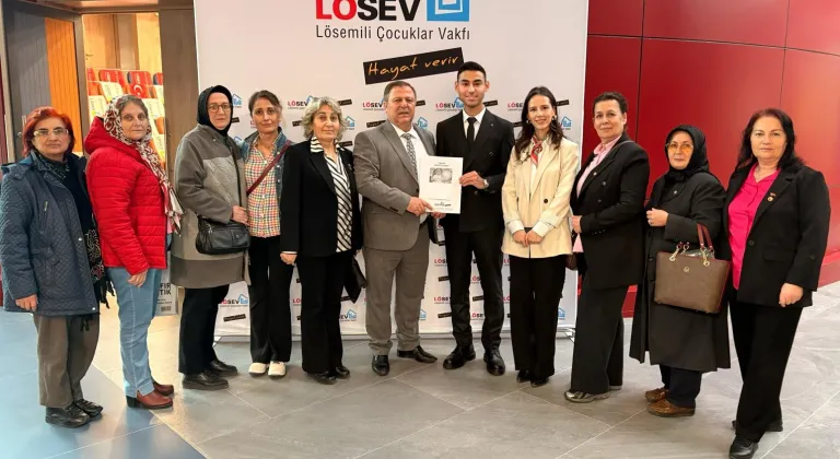Bursa’da emeklilerden LÖSEV'e 23 Nisan hediyesi