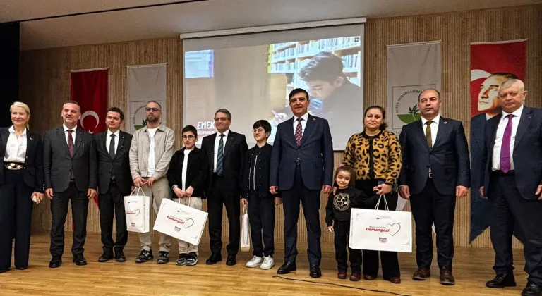 Bursa'da en çok kitap okuyanlar ödüllendirildi