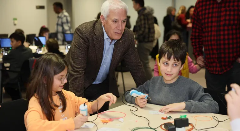 Bursa'da gençler bilimle buluştu