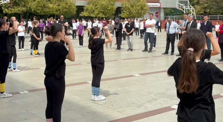 Bursa'da öğrenciler sağlıklı yaşam için hareket etti