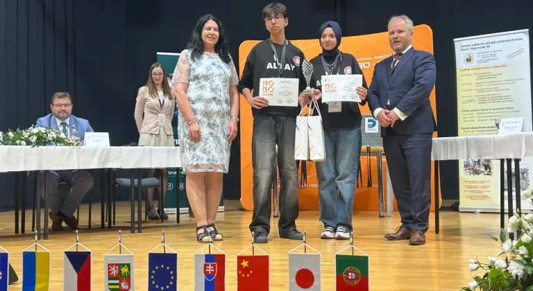 Bursa'da Yıldırım Ticaret MTAL’den Avrupa’da robotik zafer