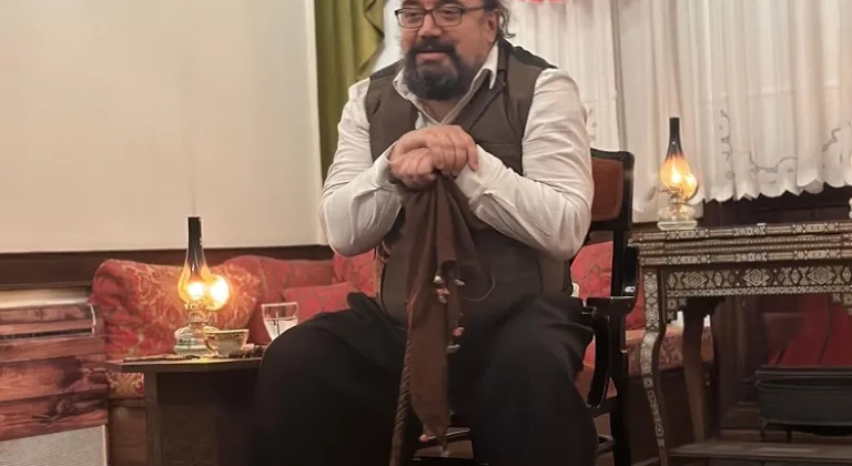 Bursalı meddah tarihi kültürel mirası geleceğe taşıyor