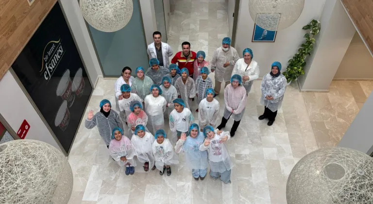 Bursalı öğrenciler süt fabrikasını gezdi