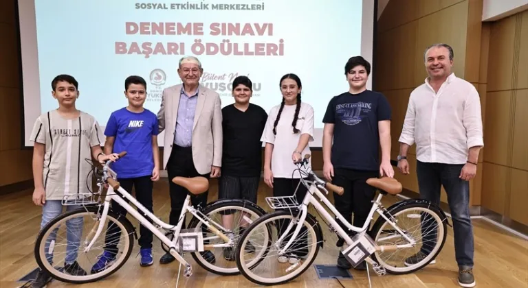 Büyükşehir, Başarılı Öğrencileri Ödüllendirdi
