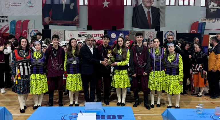 Büyükşehir Halk Oyunları Ekibi Bölge Birincisi Oldu