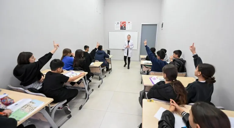 Büyükşehir Kurs Merkezi Anamur’da Yüzlerce Öğrenciye Destek Oluyor