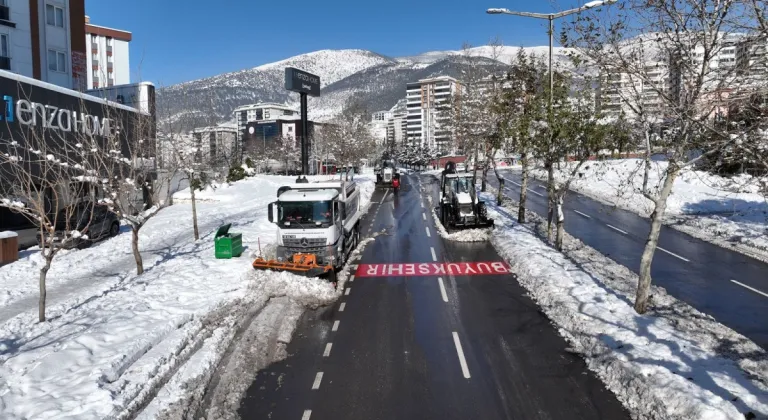 Büyükşehir’den Araç ve Yaya Trafiğine 7/24 Müdahale