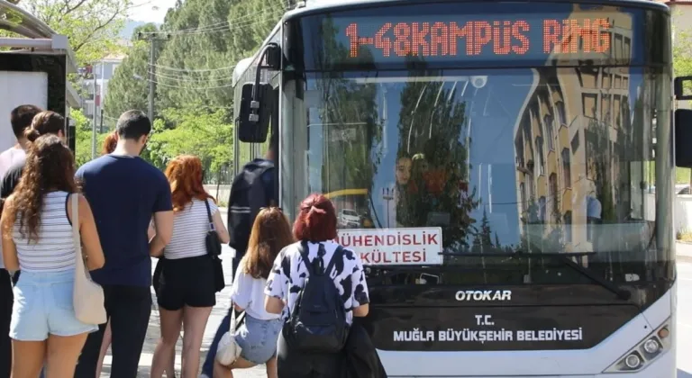 Büyükşehir’den Öğrencilere Ulaşımda Tam Destek 