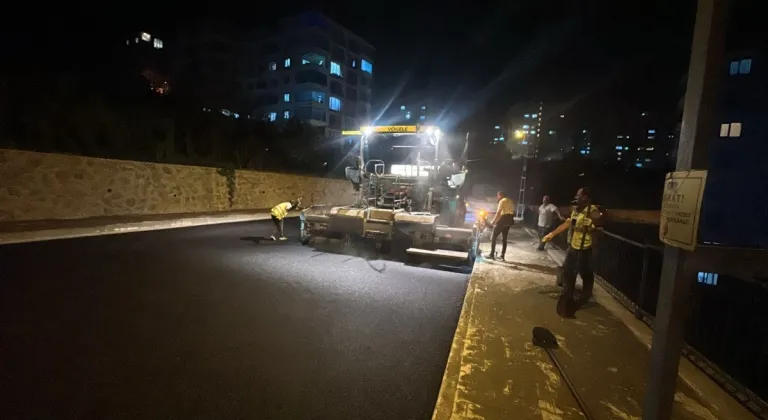 Büyükşehir’in yol çalışmaları 7/24 devam ediyor