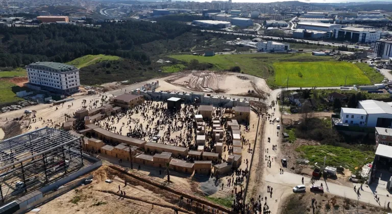 Çayırova Mekke Film Platosu, ziyaretçi akınına uğradı