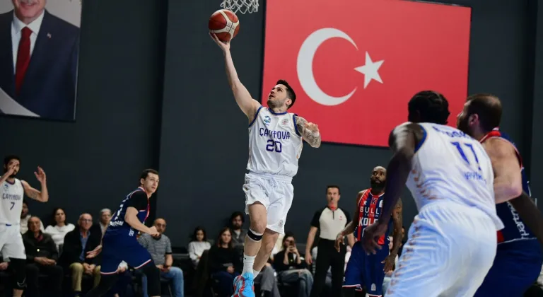 Çayırova şampiyonluk yolunda bir engeli daha aştı