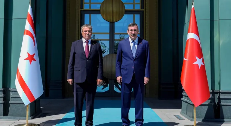 Cevdet Yılmaz, KKTC Başbakanı Ünal Üstel ile Görüştü